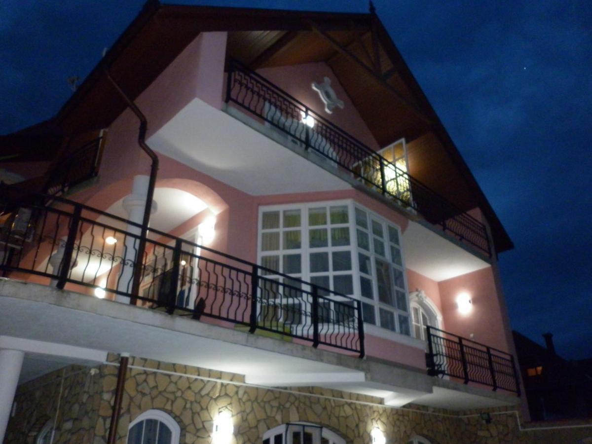 Manor Villa Heviz Exterior photo