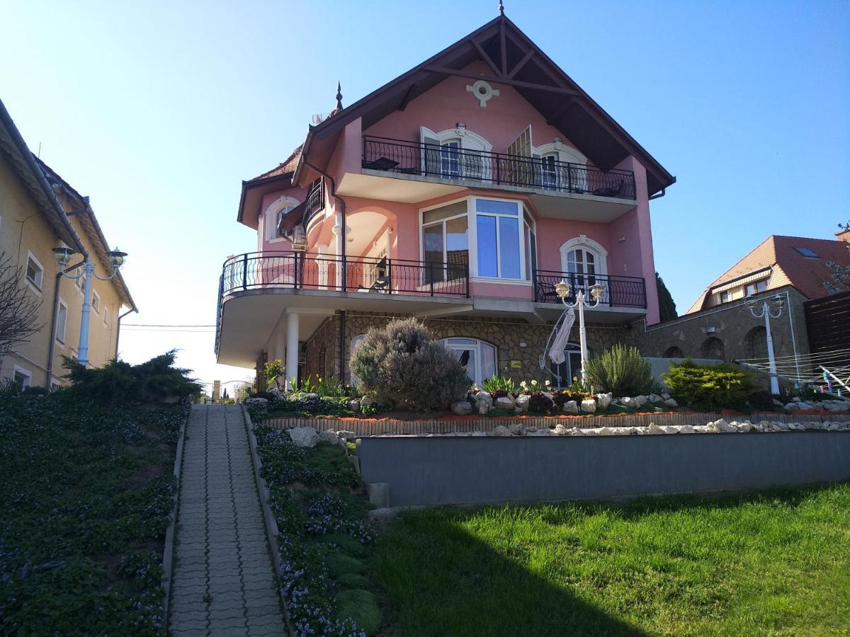 Manor Villa Heviz Exterior photo