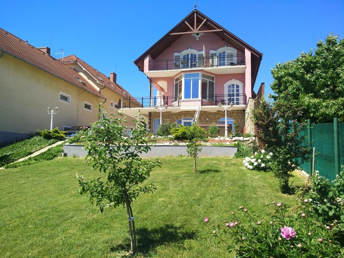 Manor Villa Heviz Exterior photo