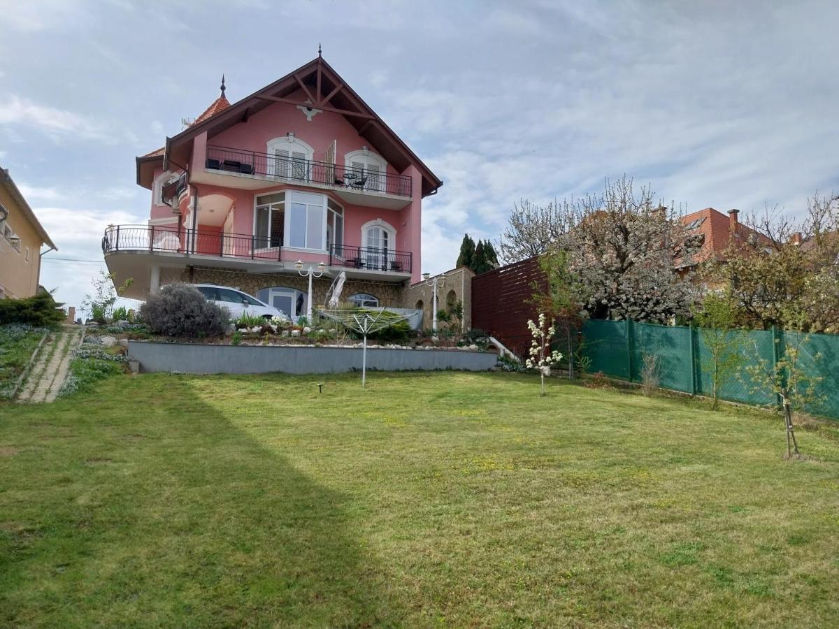 Manor Villa Heviz Exterior photo